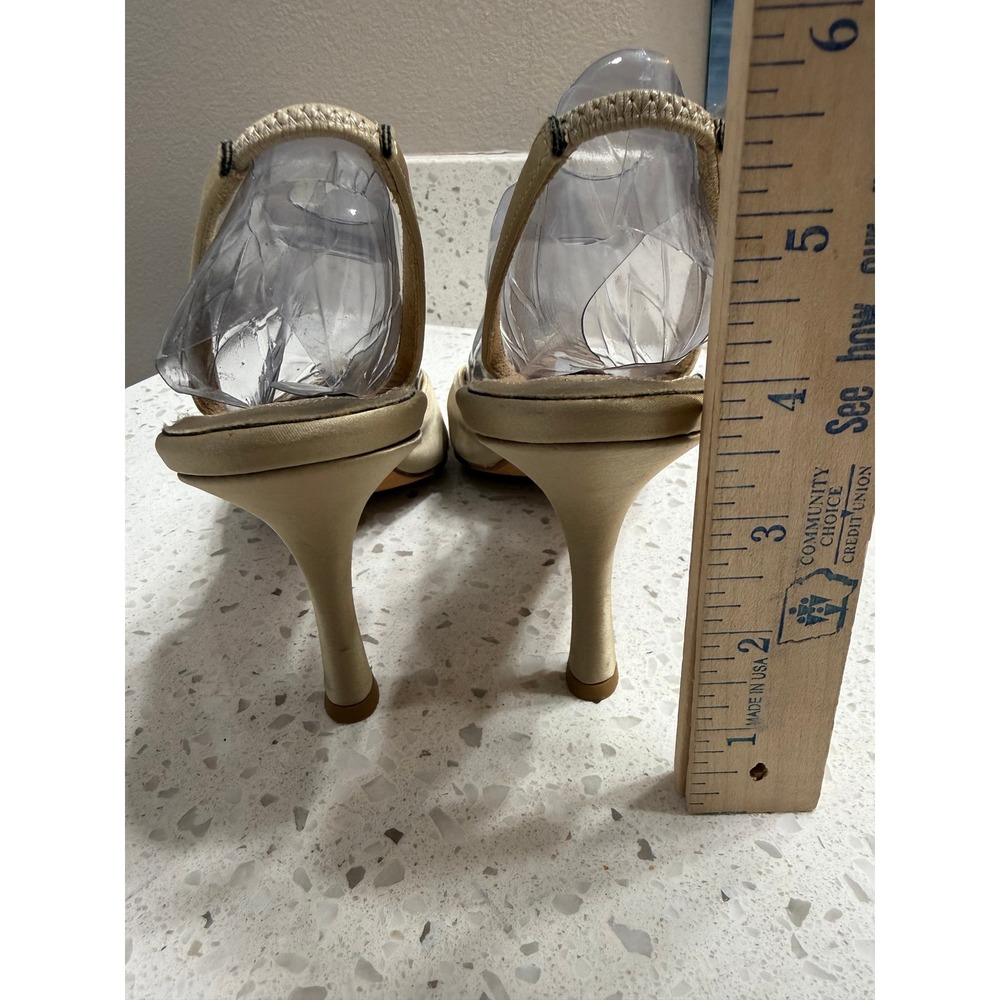 Isaac Mizrahi Slingback Heels Womens 8.5 B Gold Satin Pointed Toe Italy EUC LUX - Picture 3 of 6